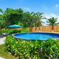Heated Pool Hideaway, Beach & Dt Minutes Away
