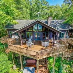 Majestic View cabin in Bryson City: 4BR, lake views, sleeps 10—your perfect mountain escape!