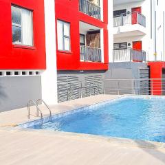 Beaufort Cozy Luxury Hideout with Restaurant, FREE Swimming pools & Gym, 10 mins from Airport, 24-7 Security Guards, Backup Power, Close to Tourist Attractions