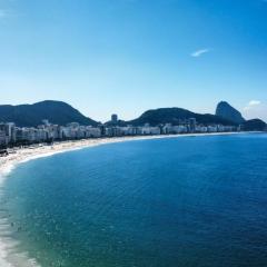 100 metros da Praia Copacabana