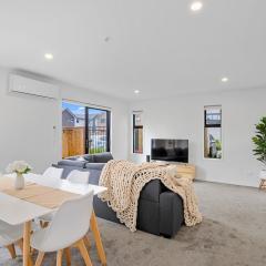 Stylish City Fringe 2 Bedroom House