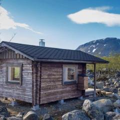 Wilderness Hut Lake Tsahkal