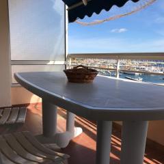 Appart T2 avec garage, balcon et ménage inclus au Lavandou - FR-1-308-57