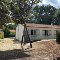 Maison Individuelle à Jard-sur-Mer avec Terrasse et Jardin - FR-1-336-73