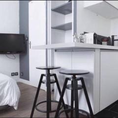 Studio hyper centre historique Quai bourgeois