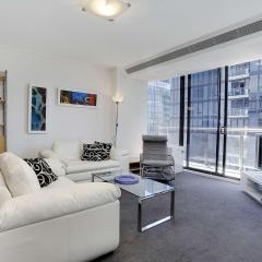 Elegant 2BR Apt in City Tower by Corporate Keys