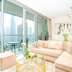 HomesGetaway-Lovely 3BR+Maids Room in Downtown Views