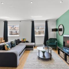 Spacious Apartment - Parking & WIFI