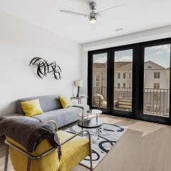 West End Getaway for 5 with Pool