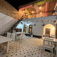 Zardozon Guest House