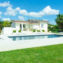 Villa Menea con Piscina e Spa nel Salento
