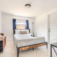 Beautiful home in West Palm - 5 min to Airport