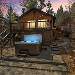 Serenity Nook in Big Bear with a Hot Tub