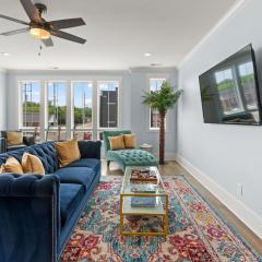 Chic Townhome for 8 w Rooftop