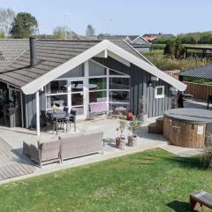 Cozy Cottage In Scenic Surroundings