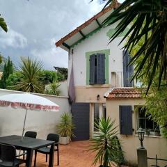 Maisonette avec jardinet sur le bas du Faron