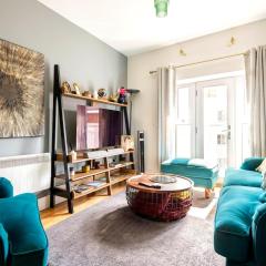 Lovely Harbourside Apartment with Free Parking