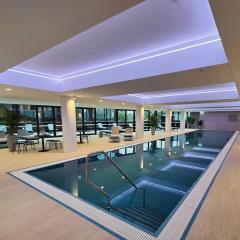 Brand new apartment close to hospital with POOL GYM in Woden center