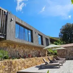 Villa U Casa Legnu & sa bergerie, haut standing, vue montagne panoramique