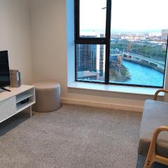 Penthouse-Like Apartment with City & Waterfront Views in Old Trafford with 500Mbps Internet and Netflix