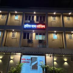 Palm lodging and boarding