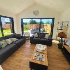 IDEAL - Villa, jaccuzi & jardin privé - 1 à 11 personnes - proche plage & bourg