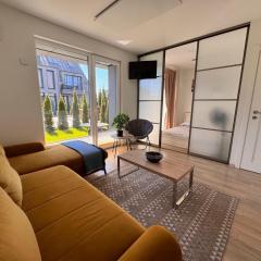 Vaivorykštės poolside apartment