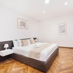 Elegant Apartment - Central, 10 Min to Duomo