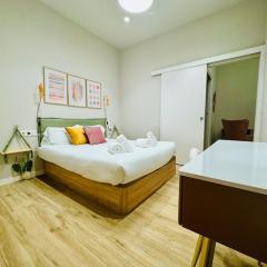 Modern Apartment with Style near Center