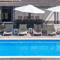 3 bedroom apartment with private pool