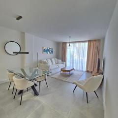 Happy Travel Jasmine Higueron