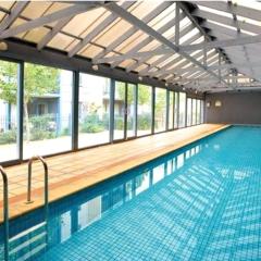 Tranquil 2-Bed Apartment with Pool and Gym Access