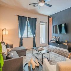 Luxe 1BR Kierland Commons, TPC Golf, Pool, Gym, W-D
