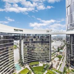 Sky Living & River Views in Queens Wharf Residences