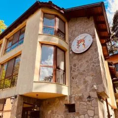 Фокс Хаус FOX HOUSE