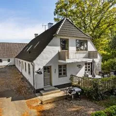 2 Bedroom Awesome Apartment In Vejstrup