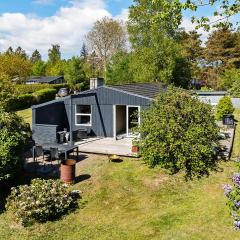 Cozy Home In Rønde With Wifi