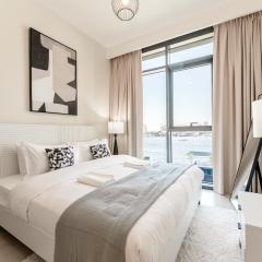 Bright 2BR with Pool & Creek Views