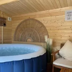 Escale Cosy à Pontoise Jacuzzi et terrasse