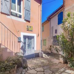 1 Bedroom Lovely Apartment In Meze