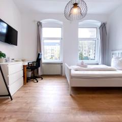 6 Betten am Bahnhof der Kulturhauptstadt 2025