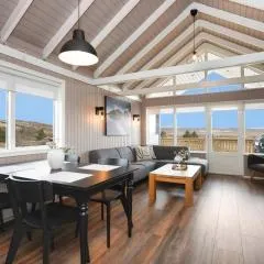 Scenic 3BR Summerhouse w HotTub Near Golden Circle