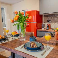 Boutique & Brand New Prime Location Park & Beach