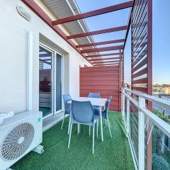 3326-Appartement 4 couchages avec une piscine