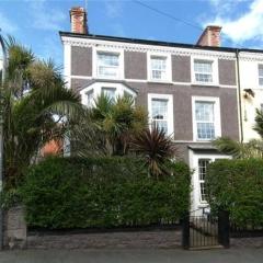 Vale house Family Home in Central Llandudno