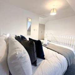 Curlew Place by Blue Skies Stays