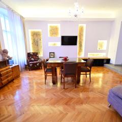 FLH - The Apothecary's House - Casa Farmacistului