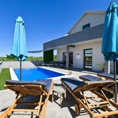 Luxurious Villa Natali