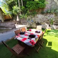 Appartement climatisé avec terrasse 4 à 6 couchages à 600m du centre thermal