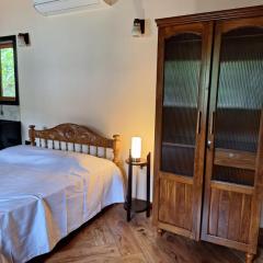 Cozy Scenic Farmhouse Retreat